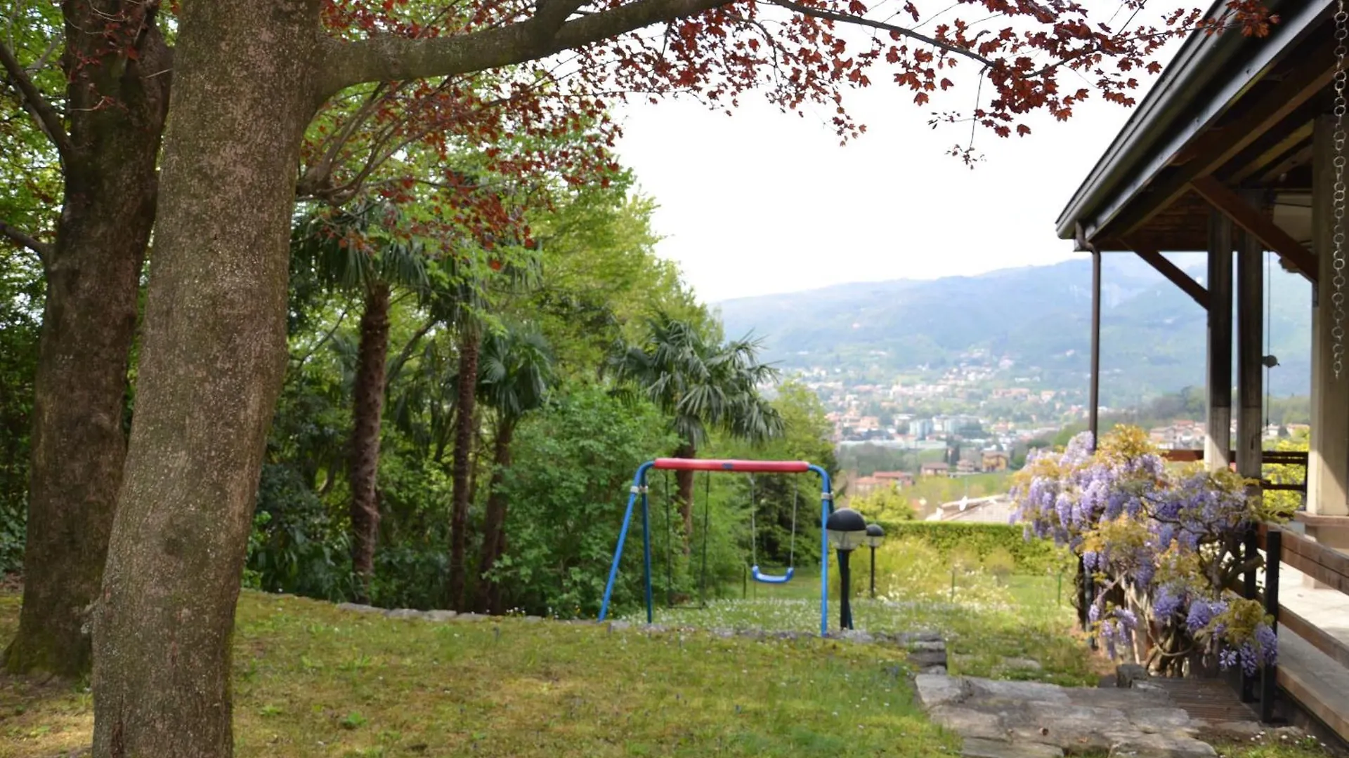 Villa With A View And Pool Longone al Segrino